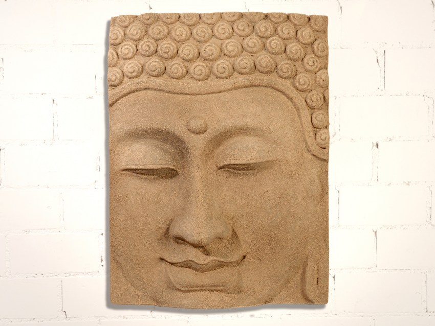 HINAKO Wandrelief mit Buddhakopf - Wandbild in Sandstein | FLAIR COLLECTION